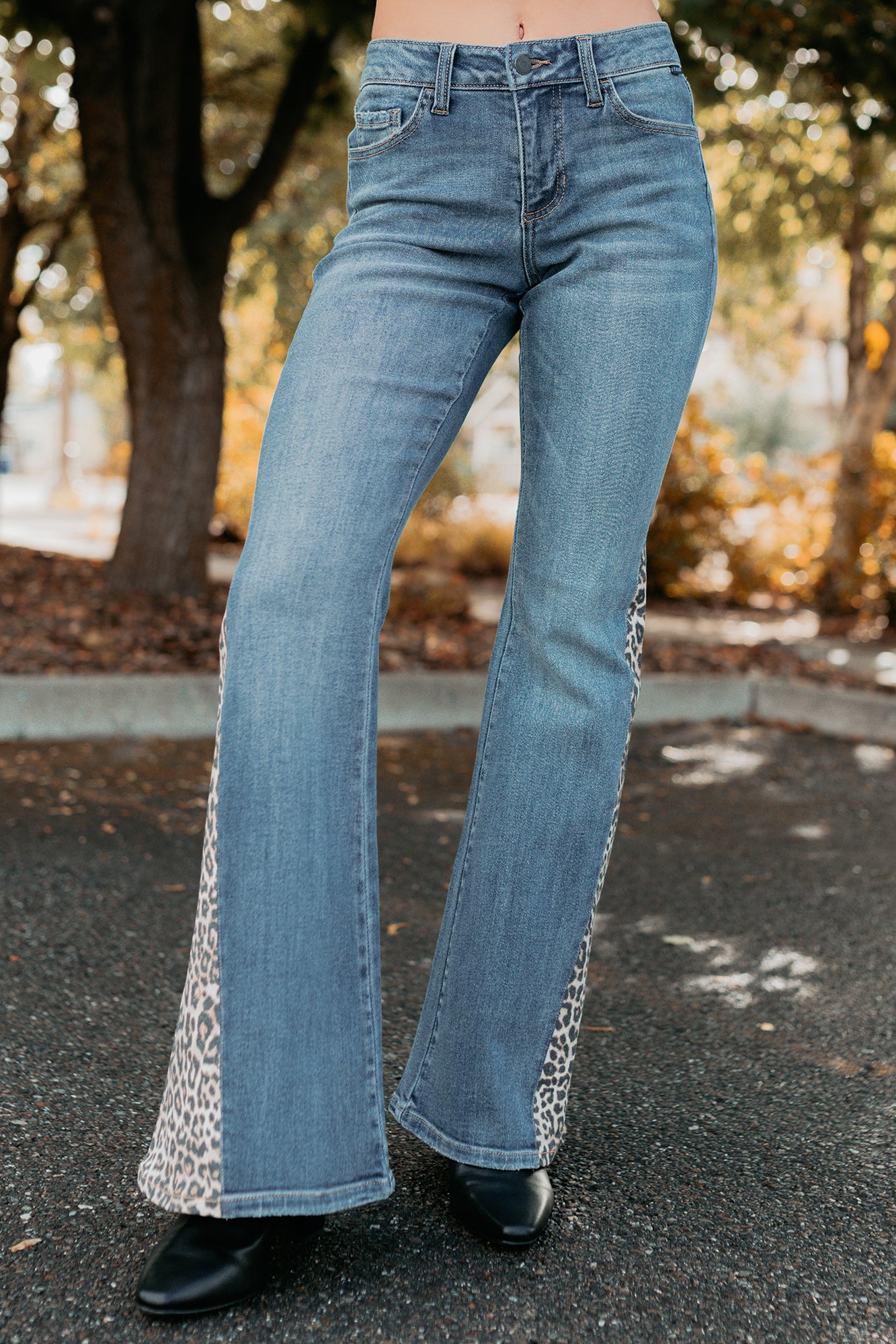 Jaden Leopard Detail Flare Cello Jeans (Medium Tint) - Image 3
