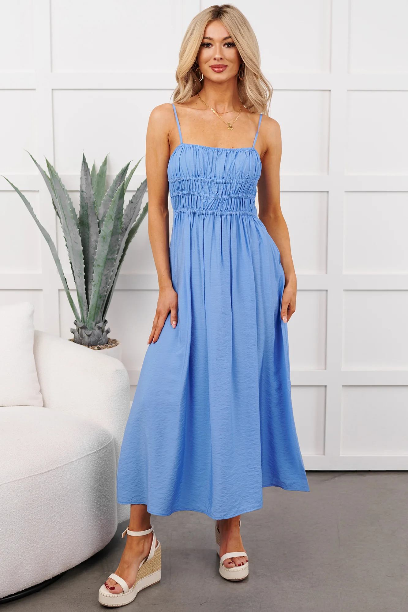 Major Flirt Sleeveless Smocked Midi Dress (Blue) - Image 3