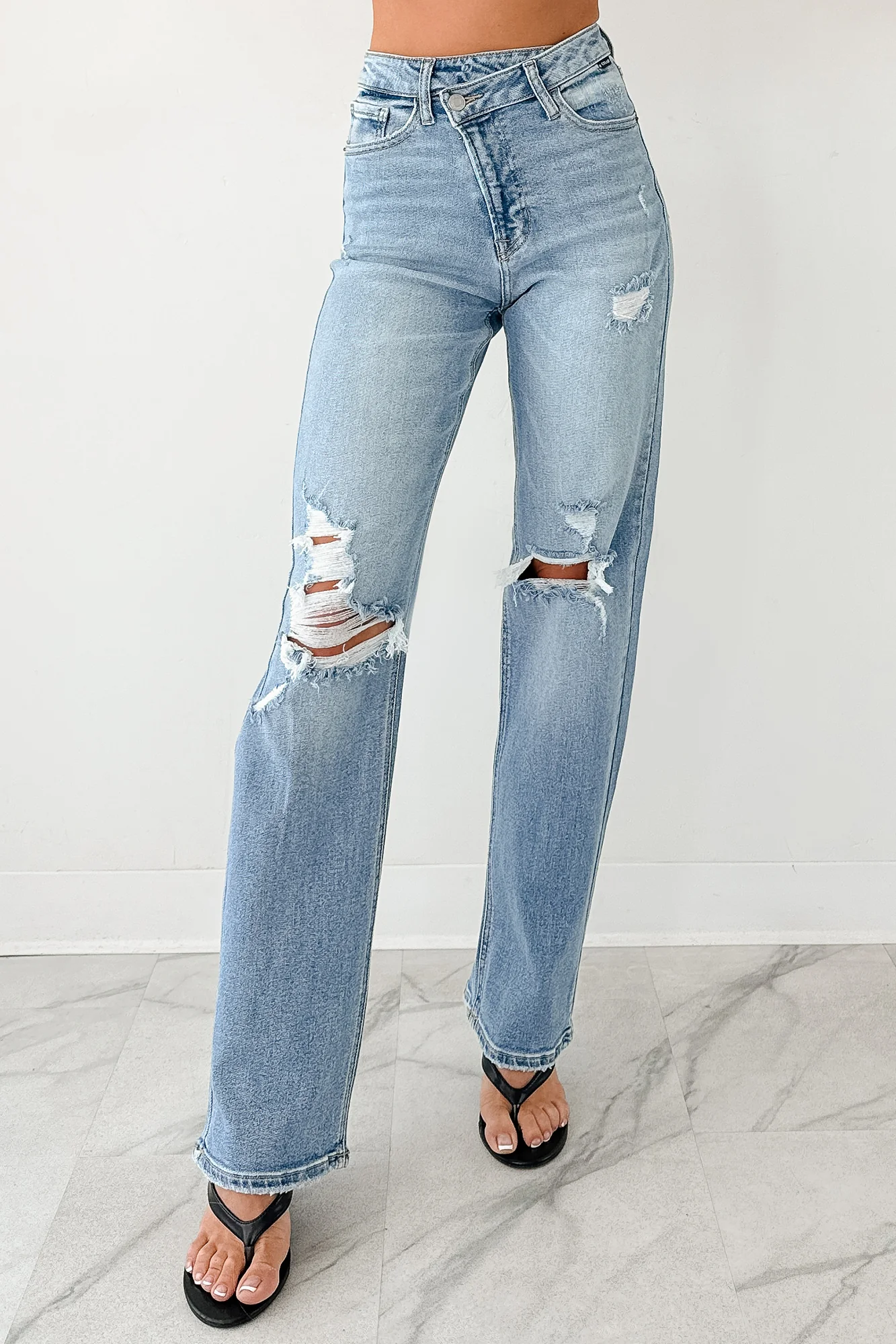 Malachi High Rise Distressed Cello Dad Jeans (Light)