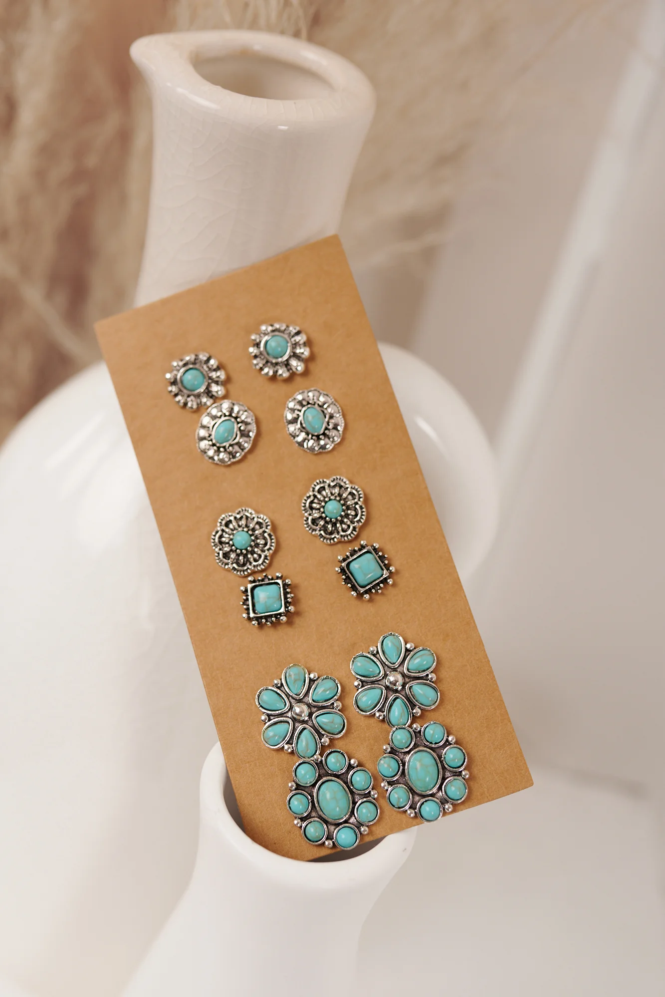 Saddle Dream Turquoise Stone Concho Earring Set (Silver)