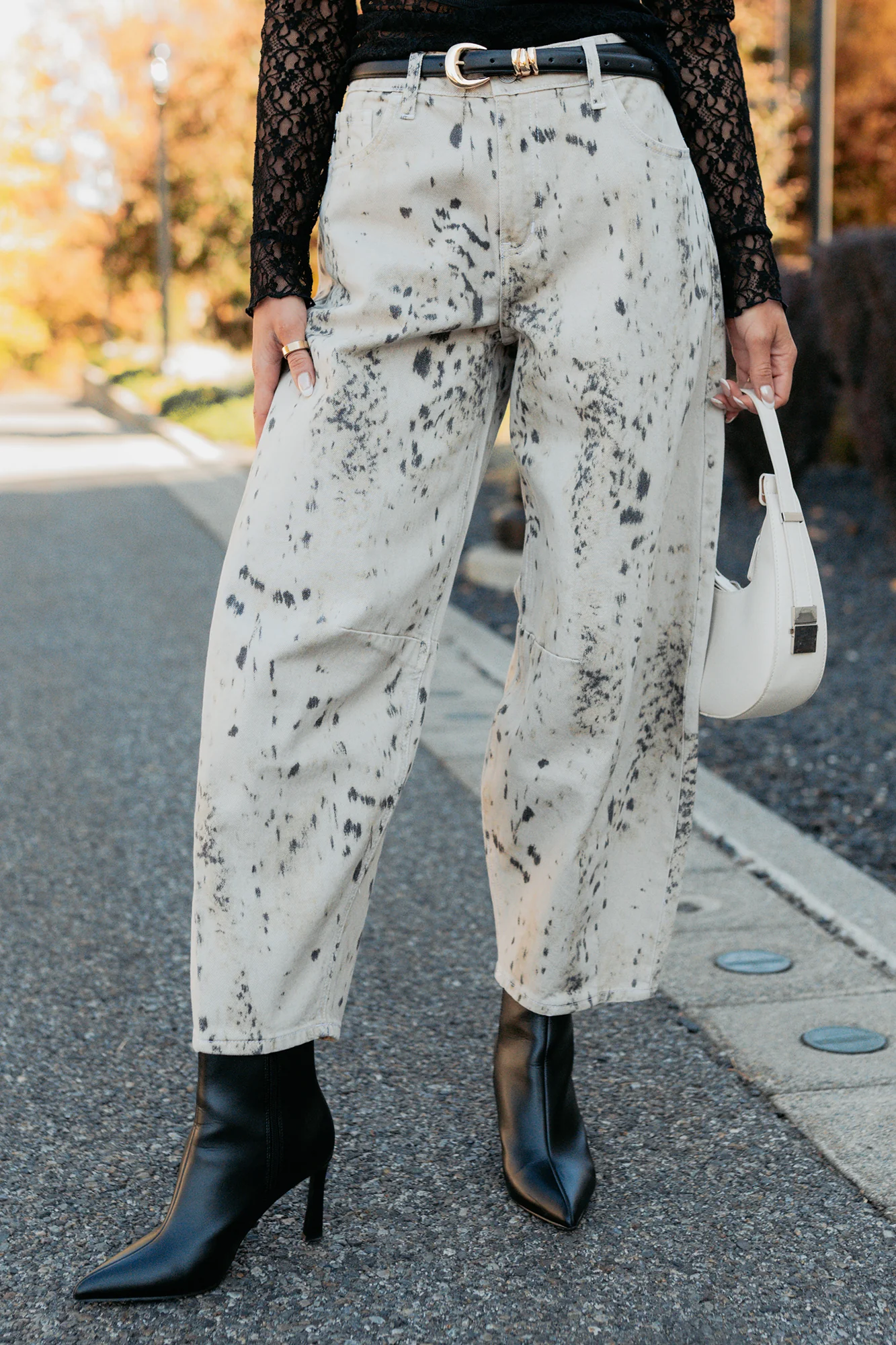 Zane High Rise Printed Barrel Kancan Jeans (Beige/Black) - Image 2